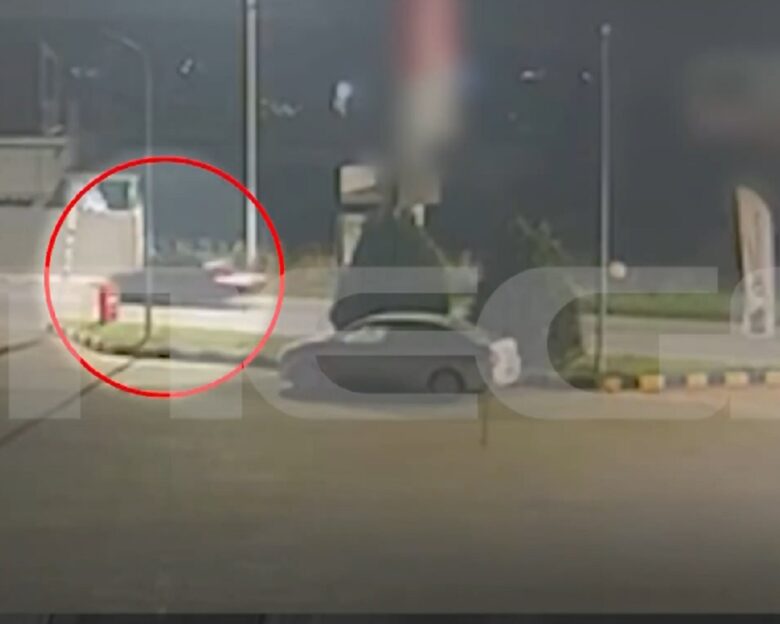 Σαλαμίνα: Βίντεο ντοκουμέντο με την 46χρονη να φεύγει με το αυτοκίνητο μετά τη δολοφονία της 75χρονης