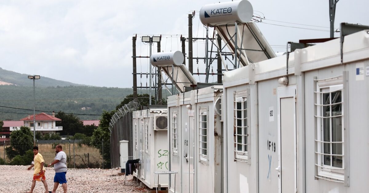 Serres: Video of the uprising in the migrant accommodation structure – Manhunt and fight with the police