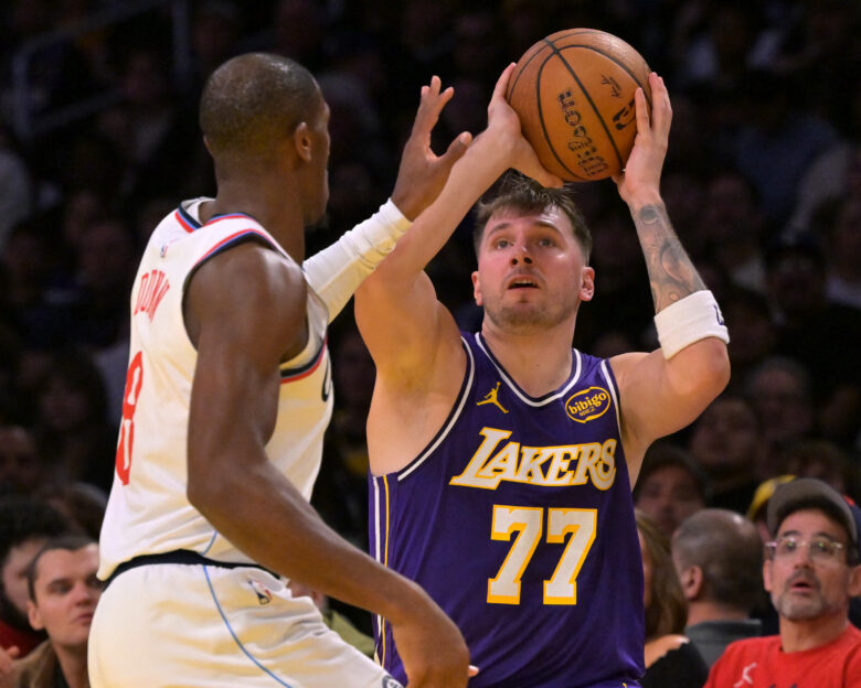 Αποτελέσματα NBA: Ο μαγικός Λούκα Ντόντσιτς οδήγησε τους Λέικερς στη νίκη επί των Κλίπερς