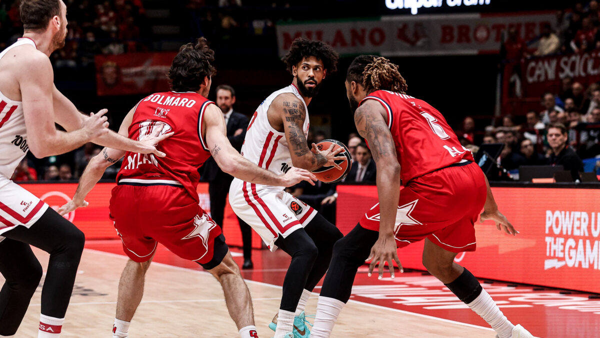 Ο Ντόρσεϊ κόντρα στην Αρμάνι (EUROKINISSI)