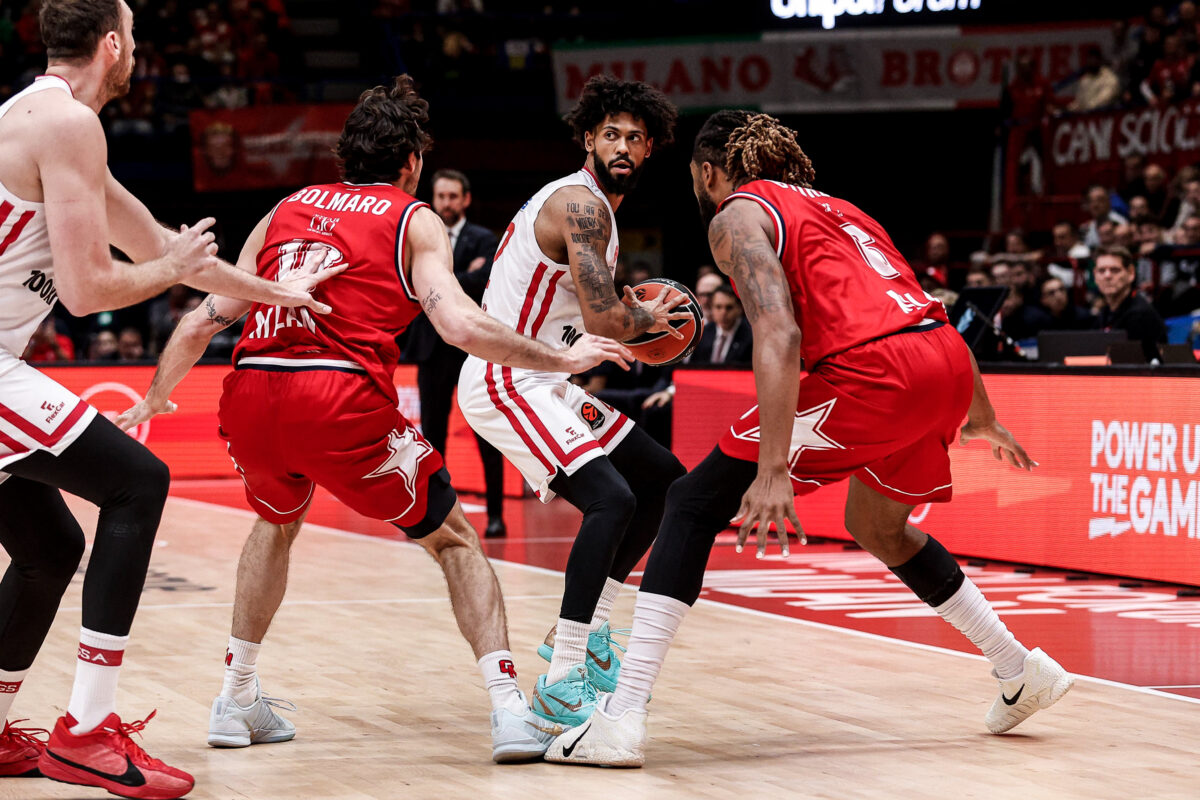 Ο Ντόρσεϊ κόντρα στην Αρμάνι (EUROKINISSI)