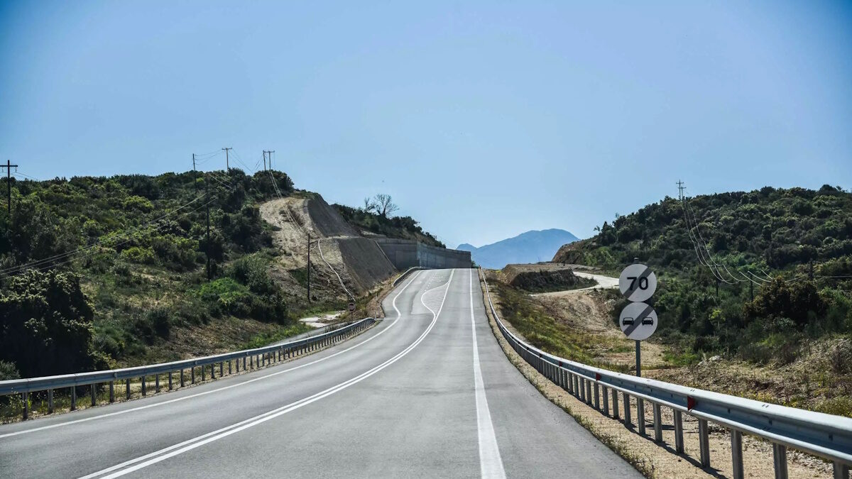 Νέα οδός σύνδεσης από τα διόδια Ακτίου προς Άγιο Νικόλαο και Λευκάδα.