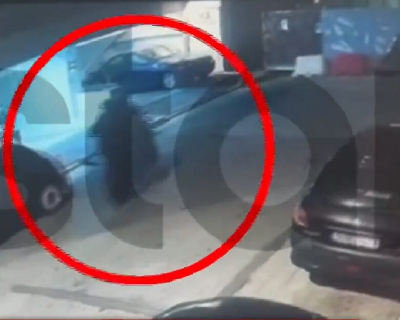 Καισαριανή: Η στιγμή του εμπρησμού σε καφετέρια – Δύο άτομα με σκούτερ αναζητούν οι αρχές 