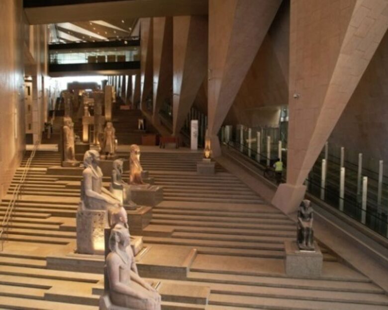 Ο Κυριάκος Μητσοτάκης στα εγκαίνια του Μεγάλου Αιγυπτιακού Μουσείου, μια ανάσα από τις πυραμίδες της Γκίζας