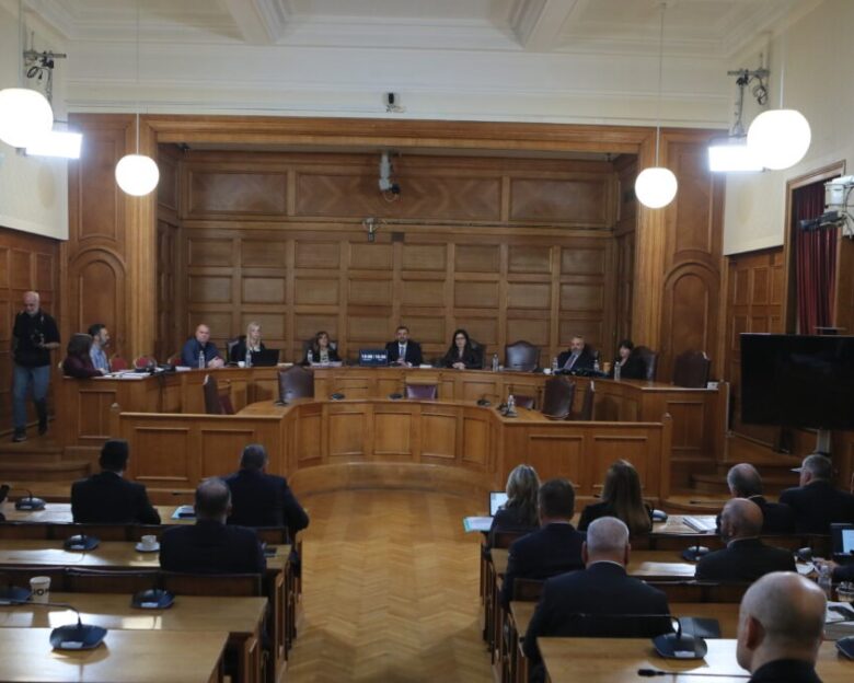 ΟΠΕΚΕΠΕ: Η Εξεταστική αποφάσισε νέα άμεση κλήση του «Φραπέ»