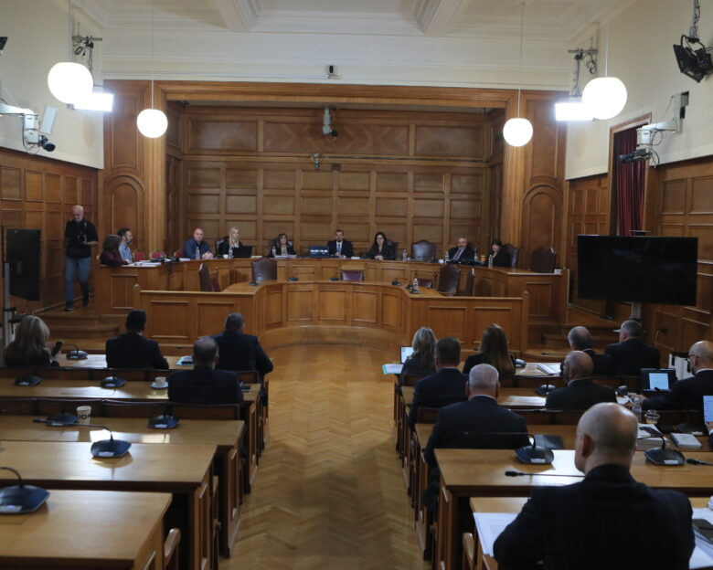 Εξεταστική για ΟΠΕΚΕΠΕ: Υπόμνημα από τον «Φραπέ» – «Επικαλούμαι το δικαίωμα της σιωπής»