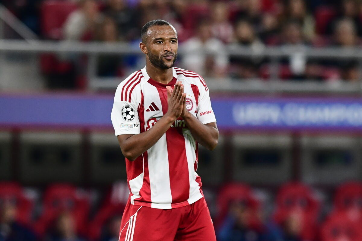 Ο Ελ Κααμπί σε αγώνα του Ολυμπιακού (KLODIAN LATO