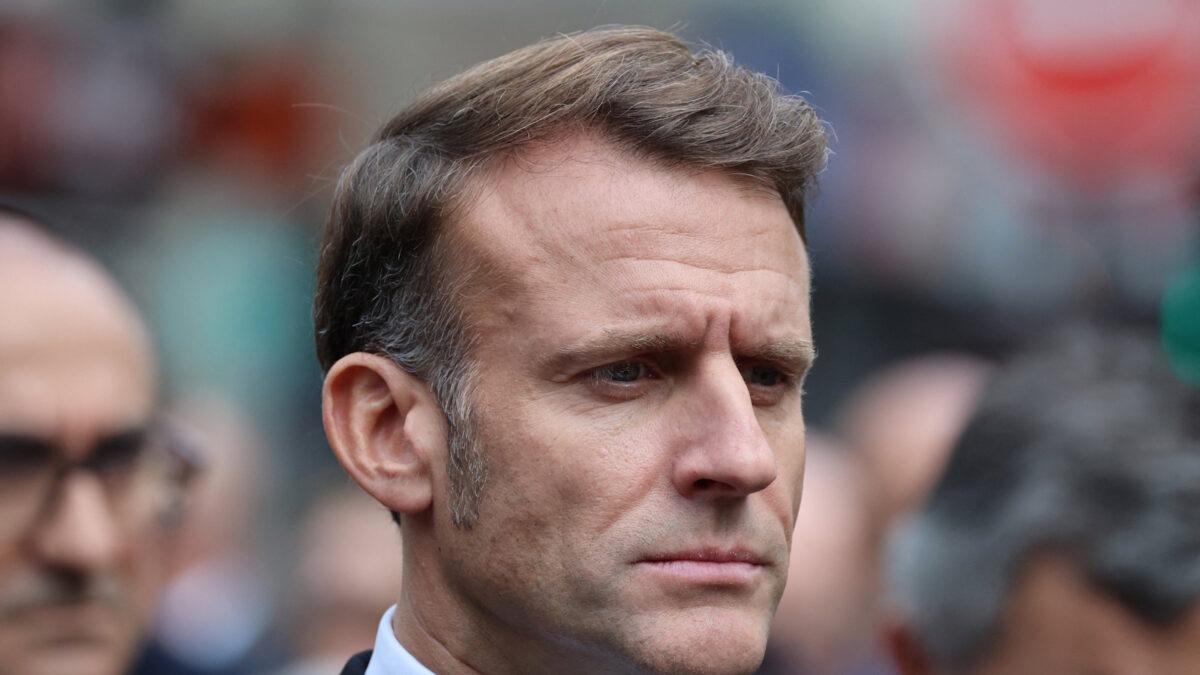 Ο Μακρόν σε εκδήλωση μνήμης των θυμάτων των τζιχαντιστικών επιθέσεων στο Παρίσι τη 13η Νοεμβρίου του 2015