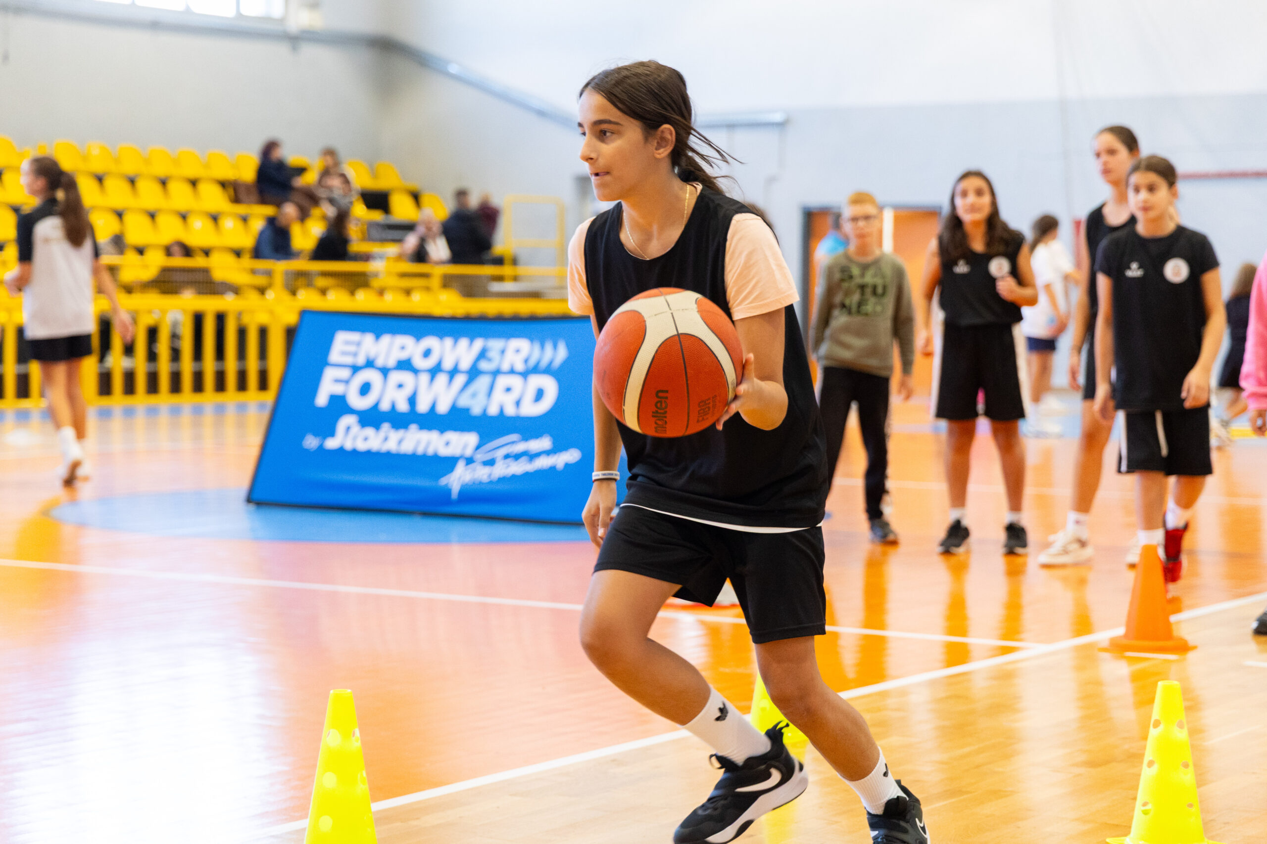 Empoweαr Forward – Women in Sports