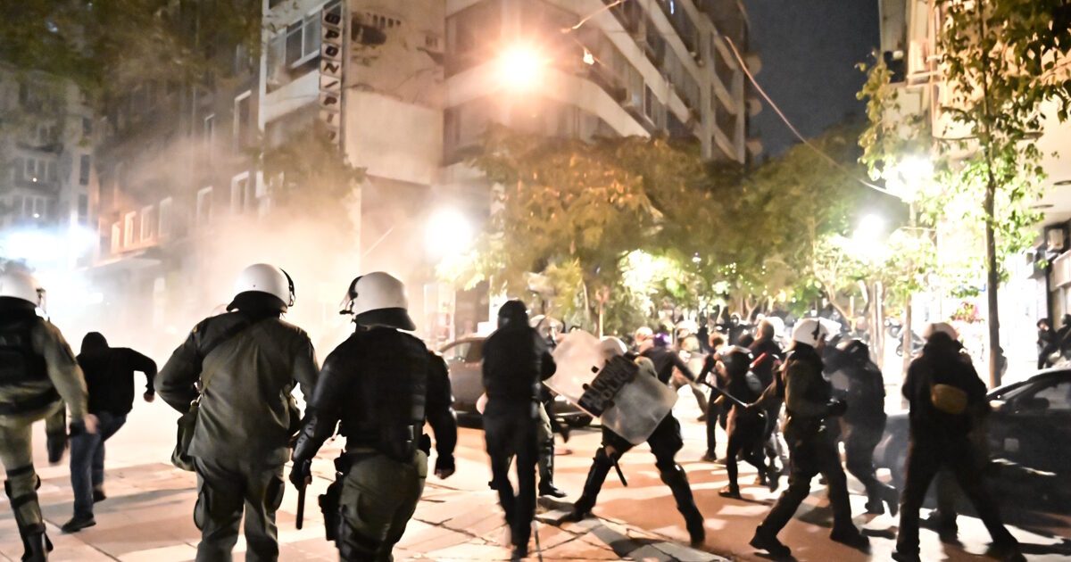 Five arrests in the incidents at the memorial march of the anarchist who was killed by the bomb in Ampelokipi