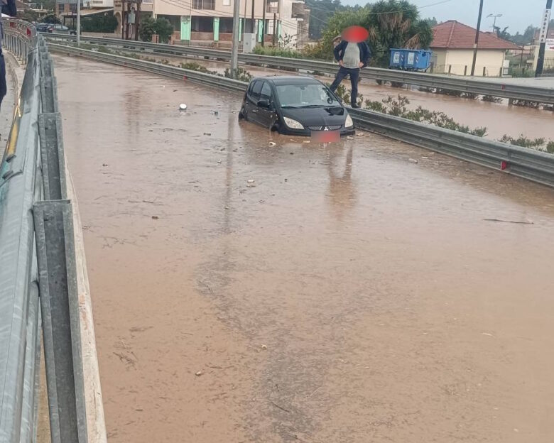 Κακοκαιρία: Κατολισθήσεις στο Ζαγόρι, απεγκλωβισμοί στα Τζουμέρκα και πλημμύρες σε Γιάννενα και Ηγουμενίτσα – Πότε υποχωρούν τα φαινόμενα