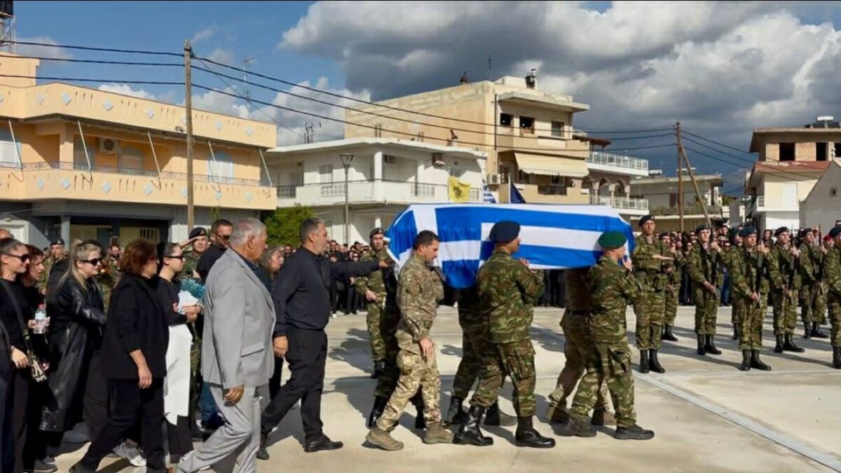 Κηδεία του 19χρονου ΕΠΟΠ που σκοτώθηκε από χειροβομβίδα στη Ρόδο