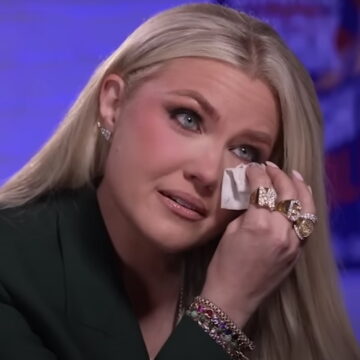 Η χήρα του Τσάρλι Κερκ