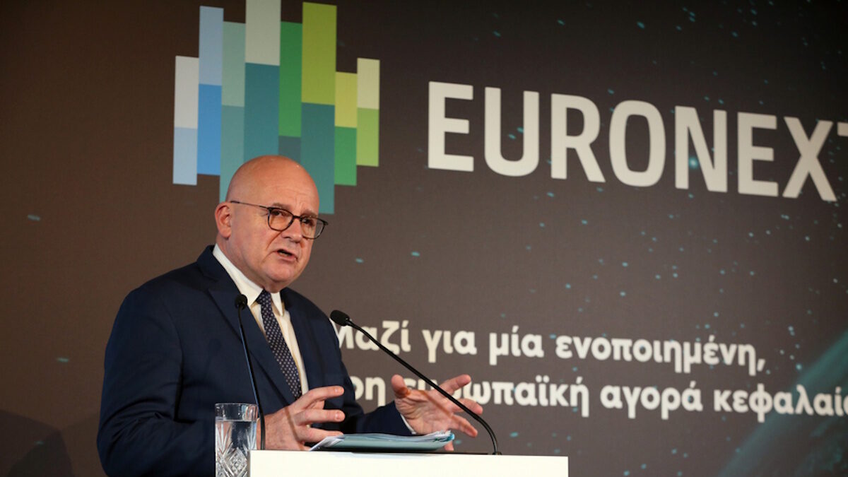 Ο Στεφάν Μπουζνά