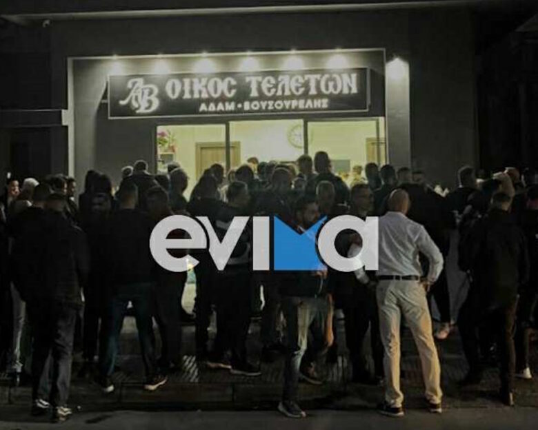 Εύβοια: Γραφείο τελετών έκανε εγκαίνια και «βούλιαξε» από κόσμο – Η τούρτα σε σχήμα φέρετρου