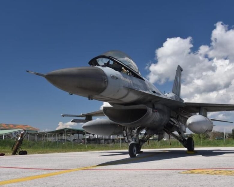 Πολεμική Αεροπορία: Τα συστήματα προστασίας που εξετάζονται και ο αγώνας για την «ασπίδα» των F-16 Viper