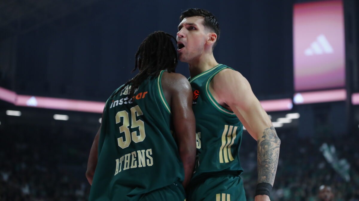 Ο Φαρίντ πανηγυρίζει με τον Μήτογλου (ΣΤΕΛΙΟΣ ΣΤΕΦΑΝΟΥ