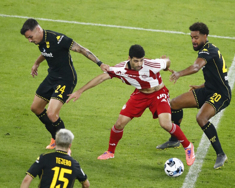 Ολυμπιακός – Άρης: Το πέναλτι που ζήτησαν οι «ερυθρόλευκοι» για τράβηγμα πάνω στον Ταρέμι