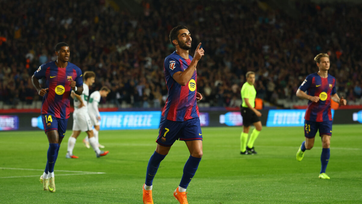 Ο Φεράν Τόρες μετά το γκολ για την Μπαρτσελόνα