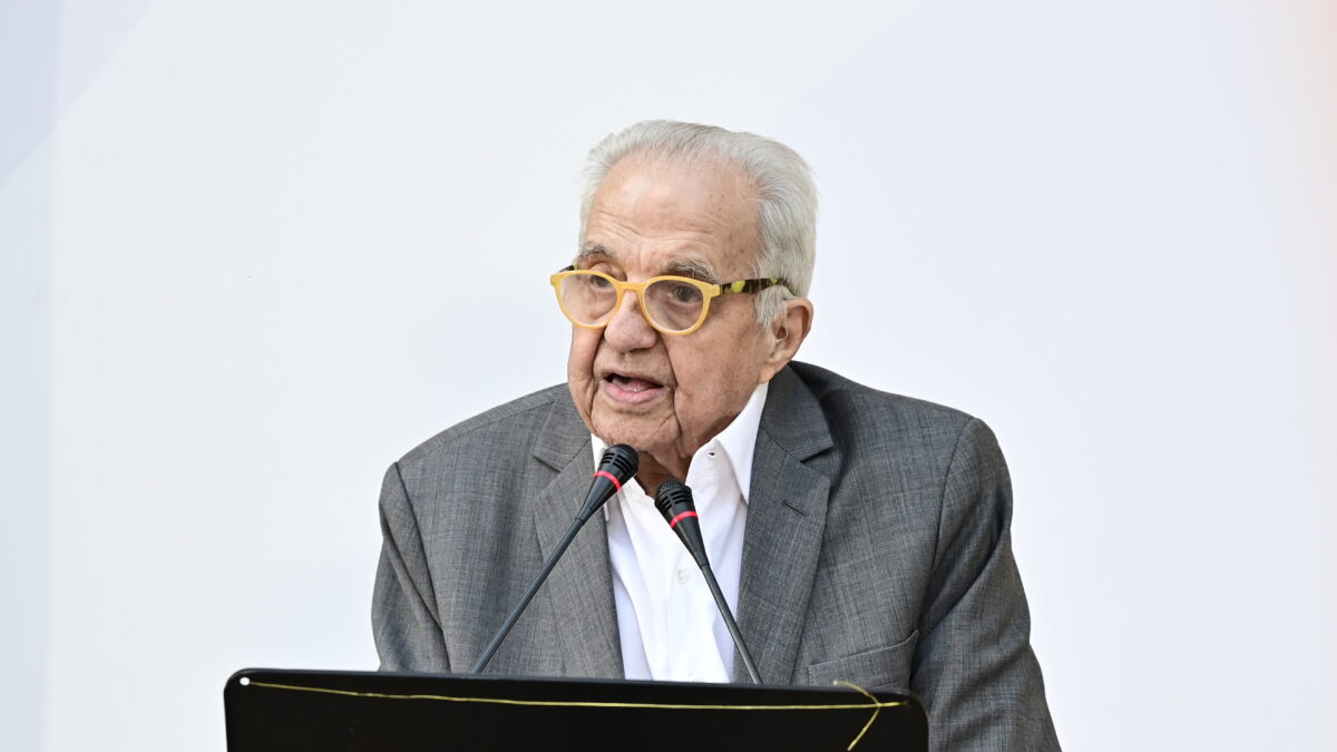 Αλέκος Φλαμπουράρης