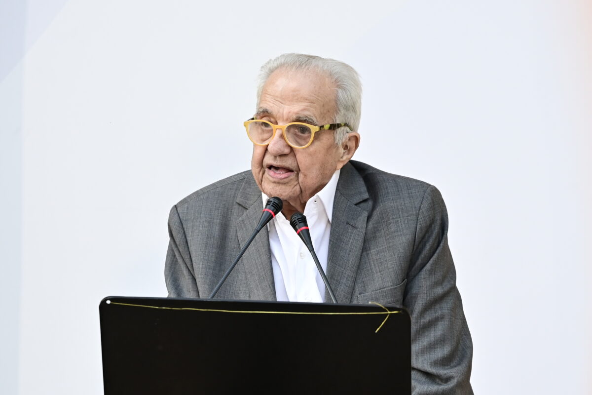 Αλέκος Φλαμπουράρης