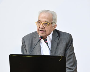 Αλέκος Φλαμπουράρης