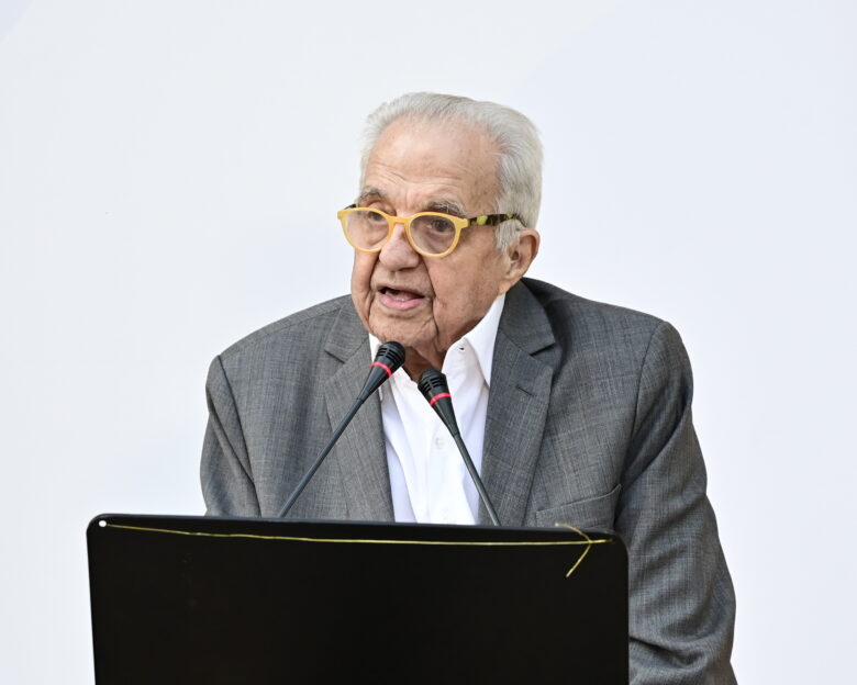 Πέθανε ο Αλέκος Φλαμπουράρης σε ηλικία 87 ετών