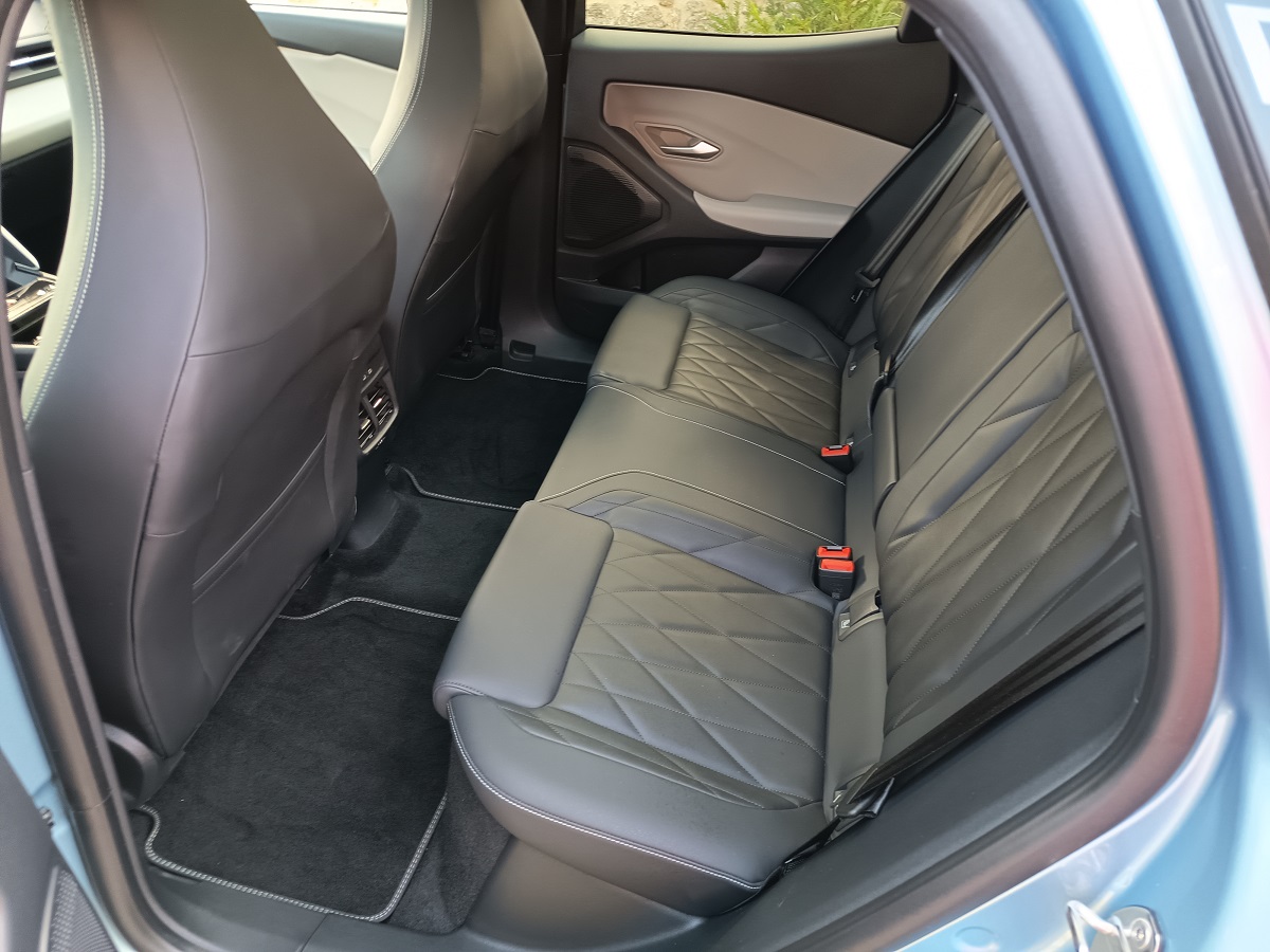 ford-explorer-77kwh-286ps