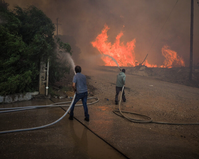 Πάγωμα πλειστηριασμών και κατασχέσεων για τους πυρόπληκτους του 2025 – Ποιοι εντάσσονται στα μέτρα προστασίας