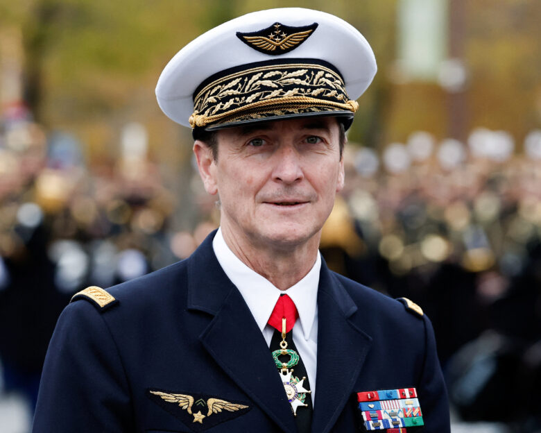 «Πρέπει να είμαστε έτοιμοι να χάσουμε παιδιά»: Η σκληρή προειδοποιήση του αρχηγού των γαλλικών Ενόπλων Δυνάμεων για τη Ρωσία