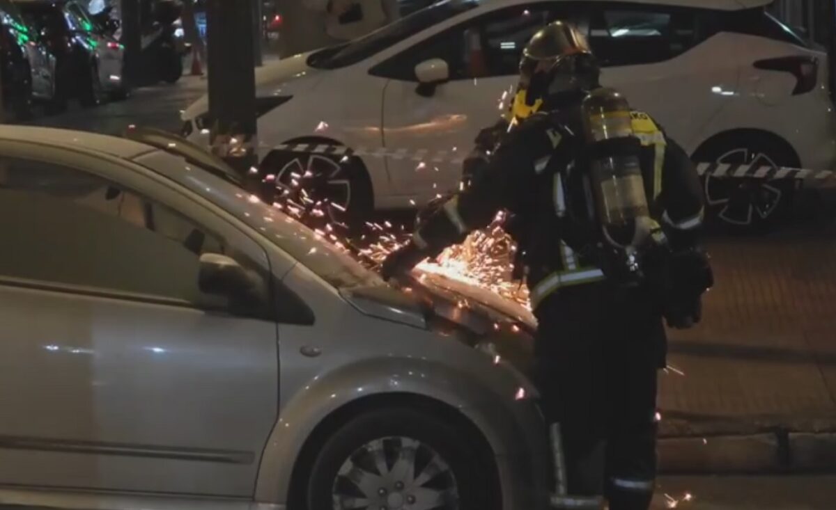Φωτιά στη αυτοκίνητο στη Λεωφόρο Συγγρού