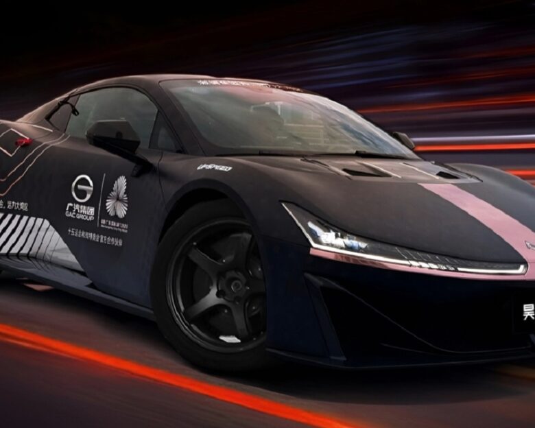 GAC: Το ηλεκτρικό Hyptec SSR έκανε ρεκόρ Γκίνες ντριφτάροντας με 213,523 χλμ./ώρα