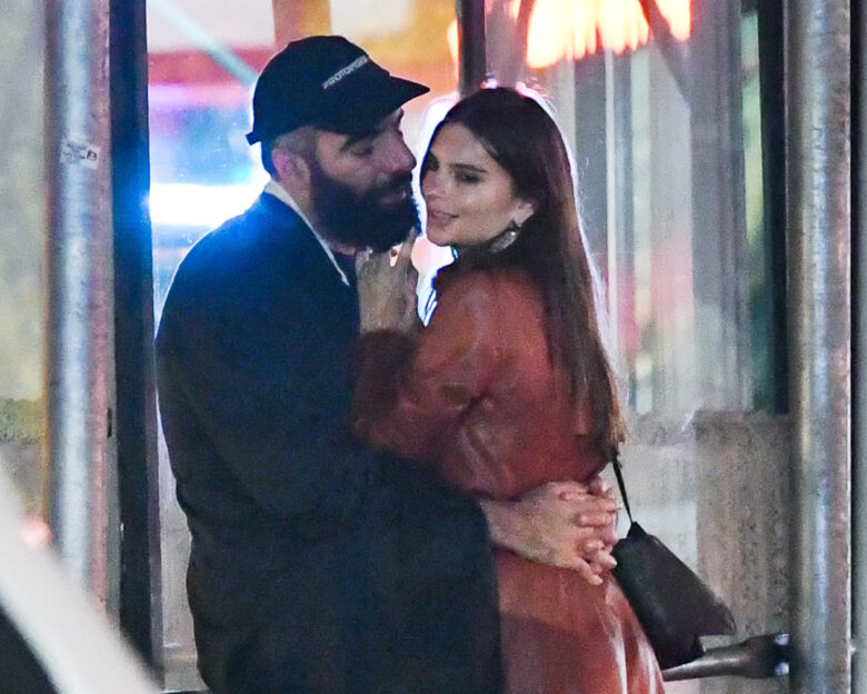 Έμιλι Ραταϊκόφσκι και Ρομέν Γαβράς είναι ζευγάρι: Οι τρυφερές τους στιγμές στους δρόμους της Νέας Υόρκης