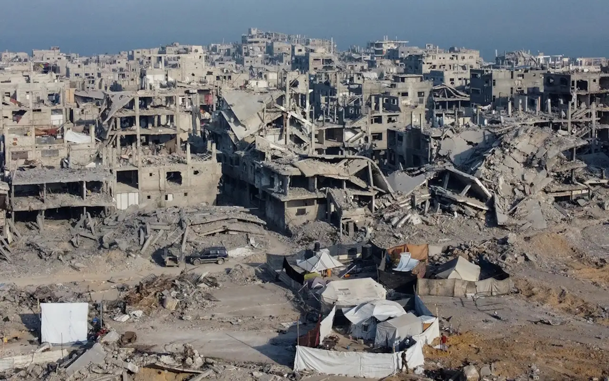 Λήψη από drone δείχνει την καταστροφή σε μία κατοικημένη γειτονιά, στην πόλη της Γάζας