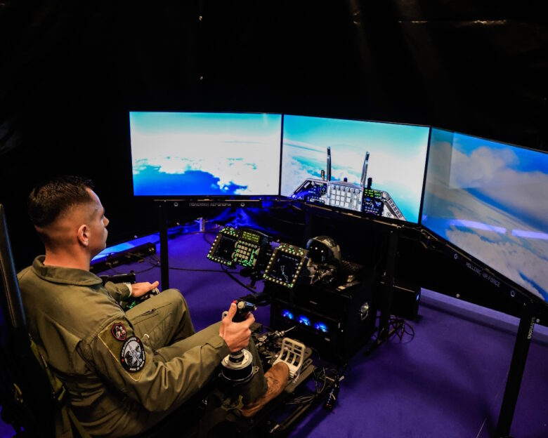 Οι Ένοπλες Δυνάμεις γιορτάζουν με εντυπωσιακή έκθεση στο μετρό του Συντάγματος – Drones, προσομοιωτές και πολλές εκπλήξεις