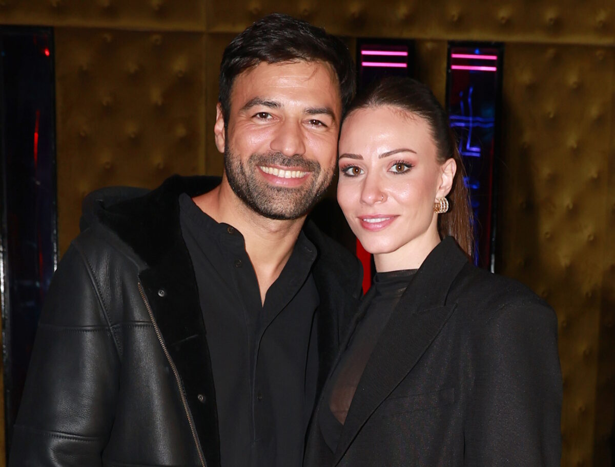 Αντρέας Γεωργίου – Σιμώνη Χριστοδούλου: Τρυφερό φιλί κάτω από τον Πύργο του Άιφελ