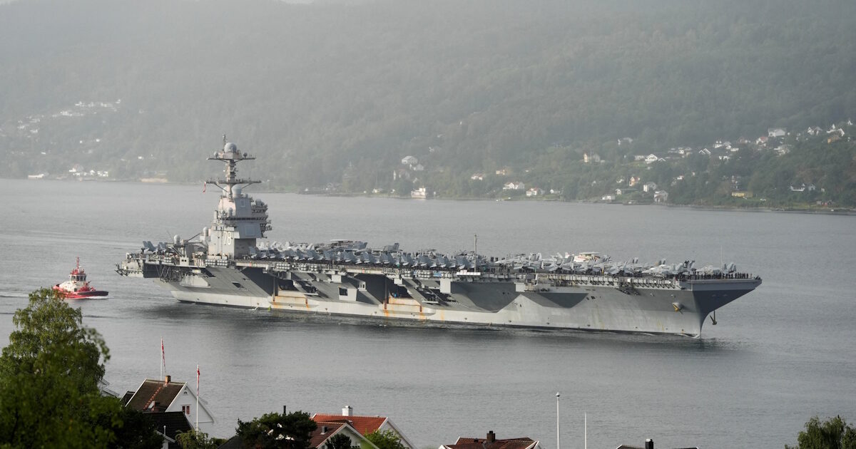 “Gerald Ford” off Latin America – Venezuela prepares for guerilla war with the US