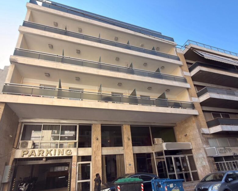 Λουκέτο σε γηροκομείο της Κυψέλης με εντολή Νίκου Χαρδαλιά: Άφηναν αβοήθητους τους ηλικιωμένους σε λερωμένα σεντόνια