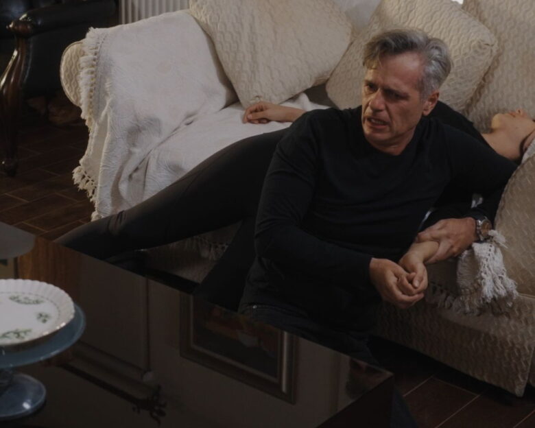 Γη της ελιάς – επόμενα επεισόδια: Ο Αντώνης συγκρούεται έντονα με τη Στέλλα και τη σκοτώνει