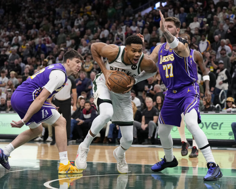 Γιάννης Αντετοκούνμπο: Το double double με «30άρα» στην ήττα των Μιλγουλόκι Μπακς από τους Λος Άντζελες Λέικερς