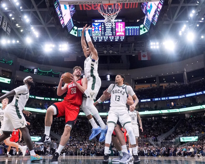 «Οδοστρωτήρας» ο Γιάννης Αντετοκούνμπο κόντρα στον Αλπερέν Σενγκούν – Το «μεγάλο» καλάθι του Τούρκου σε άμυνα του «Greek freak»