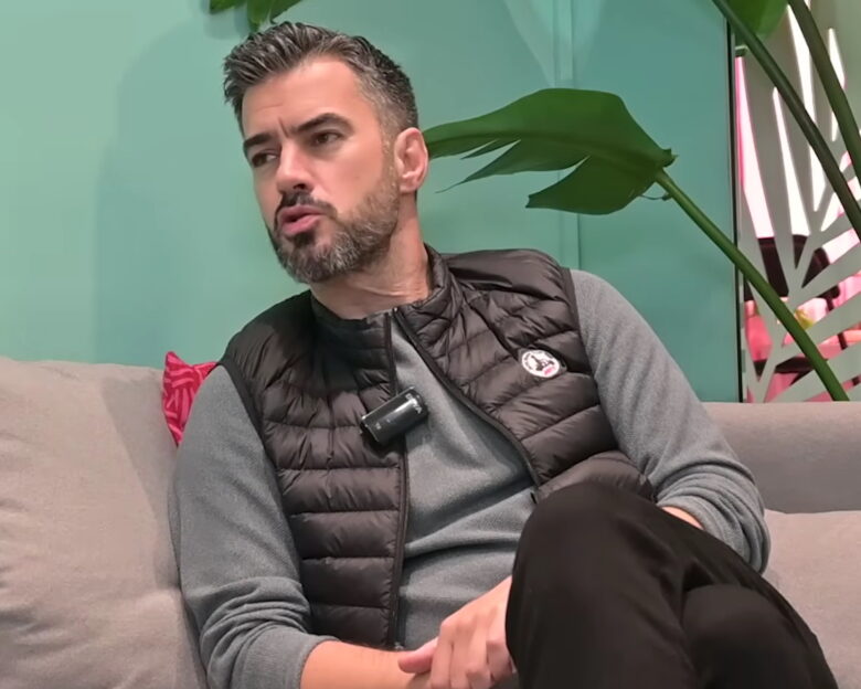 Γιάννης Τσιμιτσέλης: «Δεν είναι ένα μεγάλο κρεβάτι το θέατρο, πως να το κάνουμε, δεν το δέχομαι»