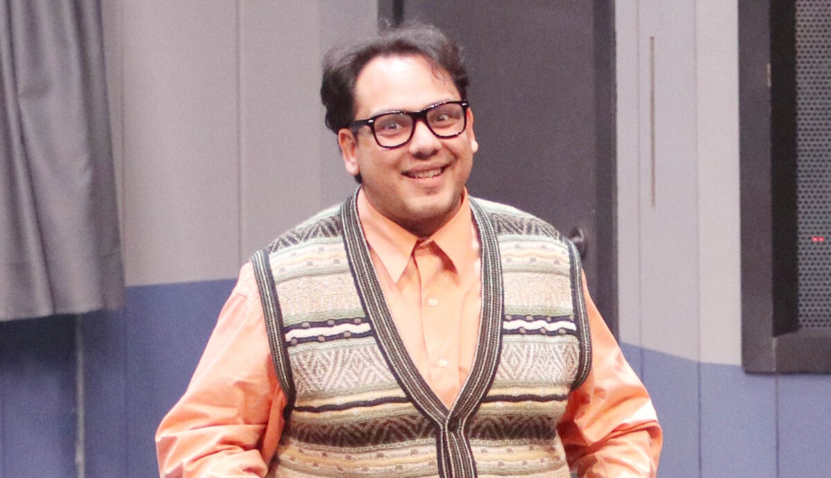 Γιλμάζ Χουσμέν: «Με απασχολούν πράγματα που έχουν να κάνουν με τη δουλειά μου και με την κοινωνία στην οποία ζω»