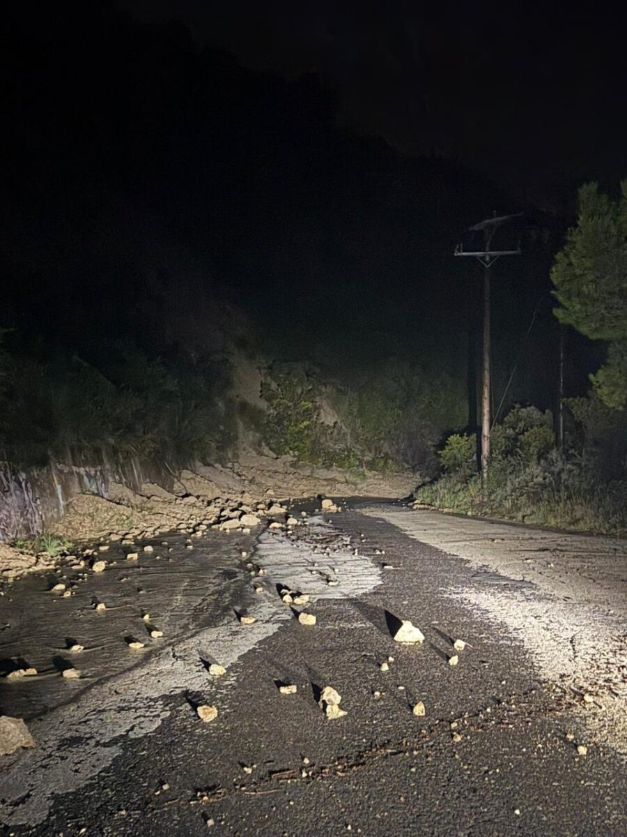 Η κακοκαιρία Adel συνεχίζει στο Ανατολικό Αιγαίο και Δωδεκάνησα με έντονες βροχοπτώσεις και καταιγίδες – Ενεργό το Red Code 5 Κατολίσθηση στη Γλυφάδα