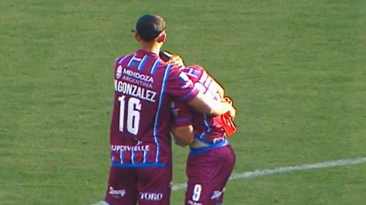 Οι παίκτες της Γοδόι Κρουζ κλαίνε στον αγωνιστικό χώρο