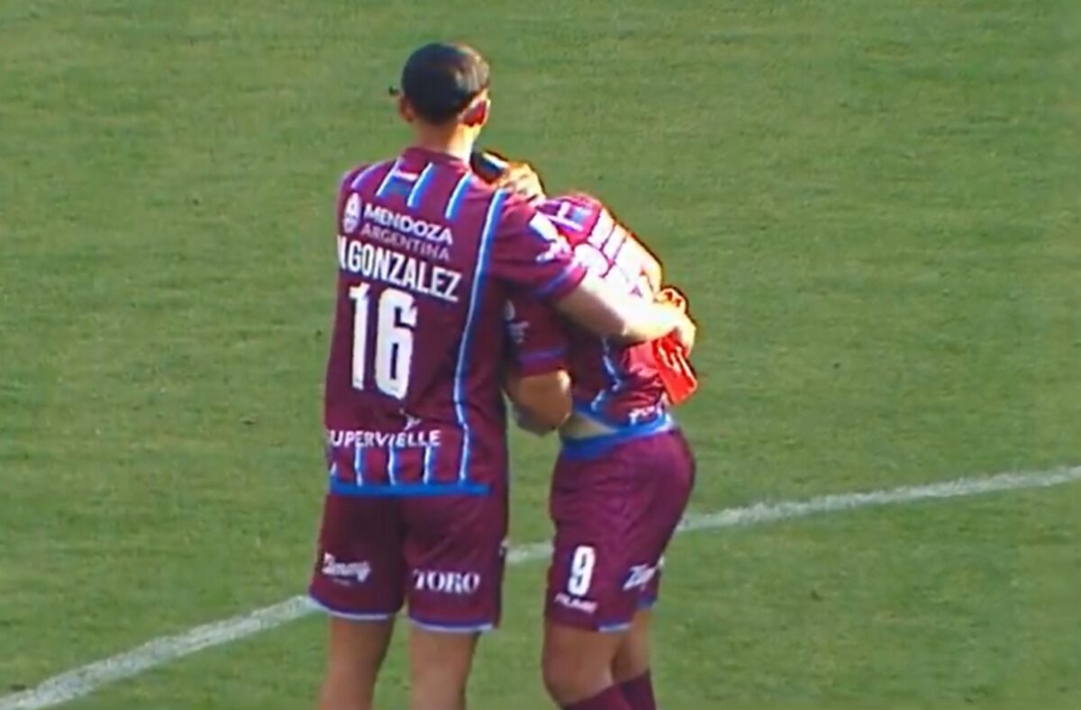 Οι παίκτες της Γοδόι Κρουζ κλαίνε στον αγωνιστικό χώρο