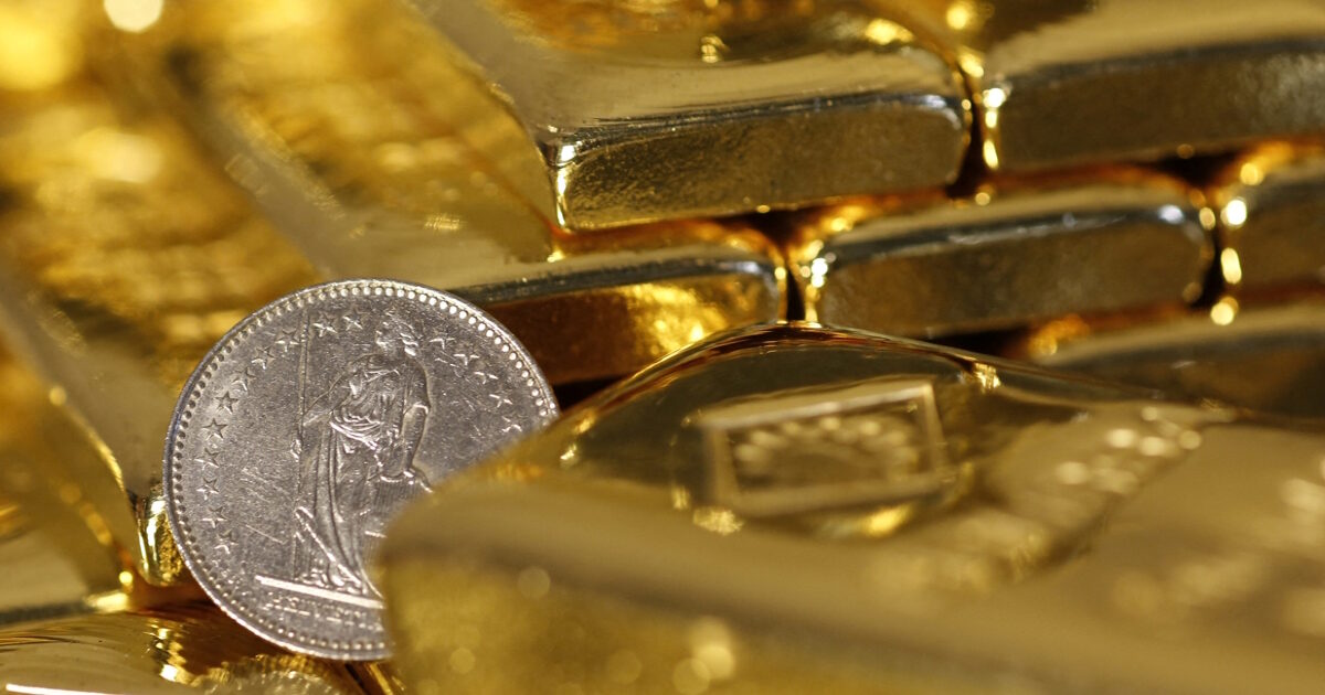 France: Man found treasure in the yard of his house – He dug up gold bars and coins worth 700,000 euros