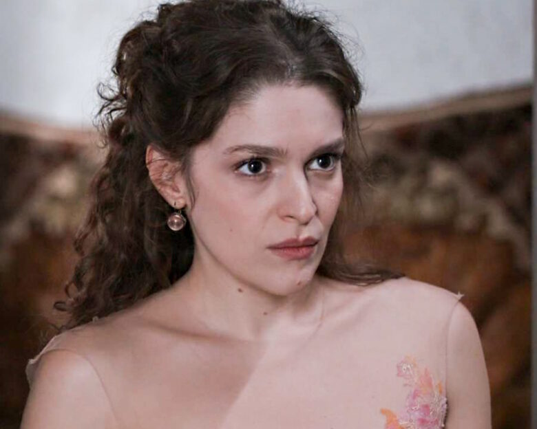 Grand Hotel – επόμενο επεισόδιο: Η Αλίκη συγκρούεται με τον Ρήγα κι εξαφανίζεται, αφήνοντας πίσω της ένα ύποπτο σημείωμα