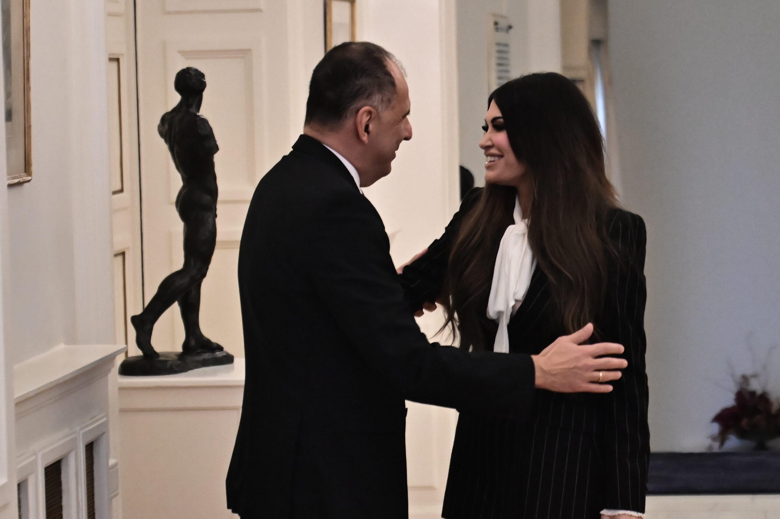 Η νέα πρέσβης των Ηνωμένων Πολιτειών στην Ελλάδα, Κίμπερλι Γκίλφοιλ, συναντά τον υπουργό Εξωτερικών, Γιώργο Γεραπετρίτη