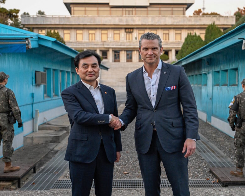 Νότια Κορέα: Συμβολική επίσκεψη του υπουργού Άμυνας των ΗΠΑ στην αποστρατιωτικοποιημένη ζώνη για πρώτη φορά μετά από 7 χρόνια